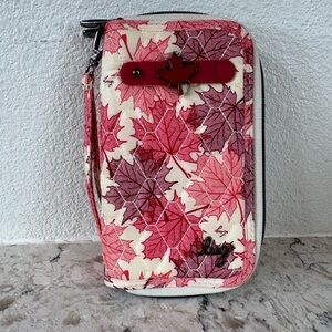 Lug Vibrant Clutch-Wallet with Red and Pink Leafs